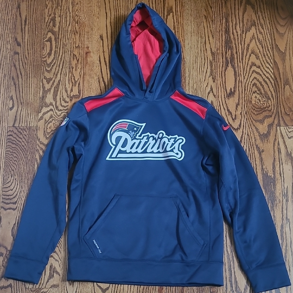 NWOT! New England Patriots Nike ONFIELD APPAREL Therma-FIT Hoodie